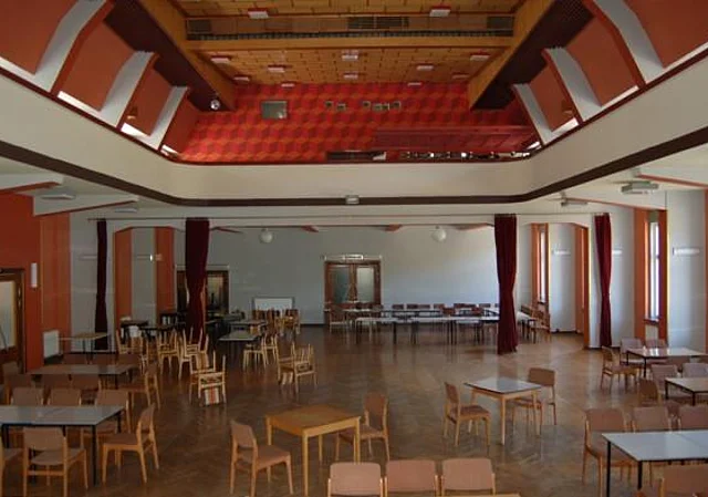 Roter Saal mit Empore