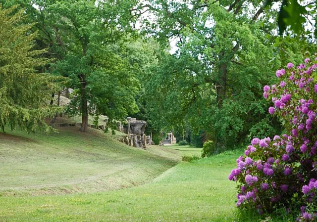 Schlosspark Tangerhütte, Blick zum Wasserfall