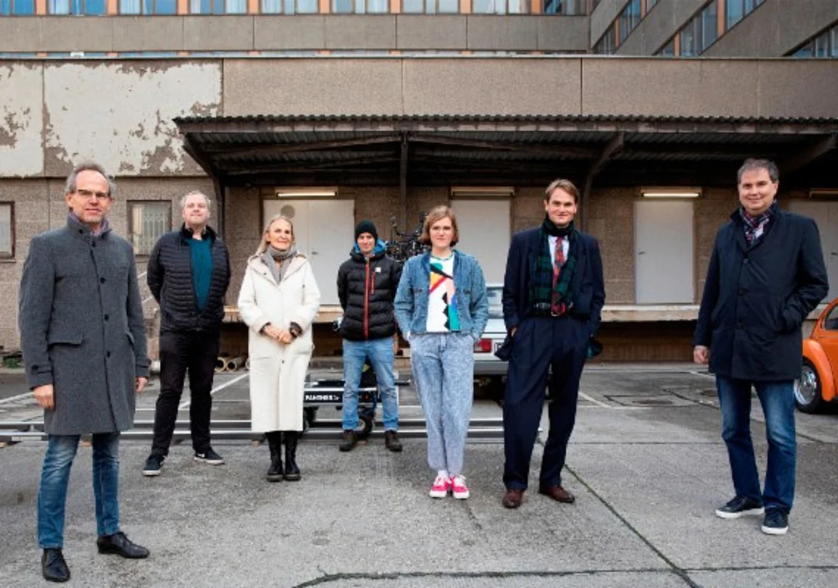 Team und Förderer am Set in der ehemaligen Stasizentrale Leipzig