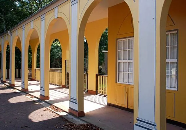 Kurpark Bad Lauchstädt: Kolonnaden
