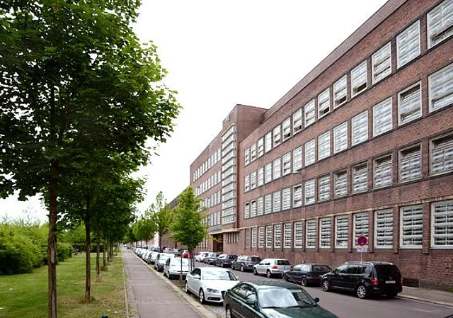 Nordseite, Industriestraße