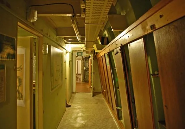 Militär-Museum Kossa, Gang im Bunker im UG
