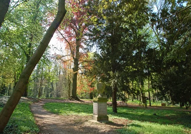Schloss Ostrau, Schlosspark