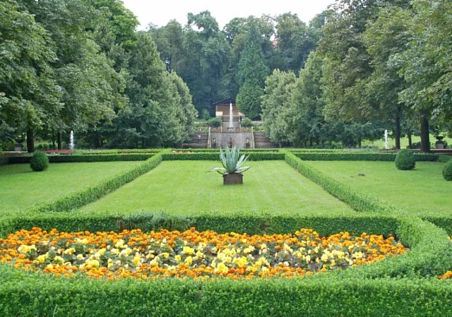 Schlosspark und Landschaftsgarten Ballenstedt