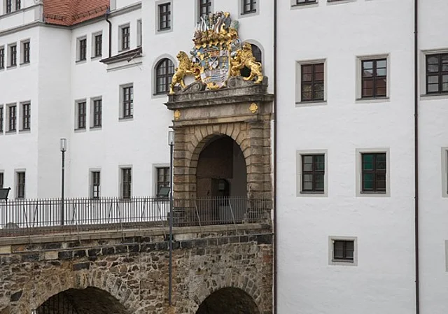 Schlossbrücke über die Bärengräben