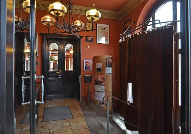 Ball- und Brauhaus Watzke Dresden, Eingang