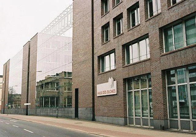 Südwestseite, Prager Straße