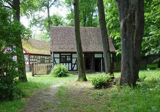 Blick vom Backhaus zu den Fachwerkhäusern aus Witzelroda