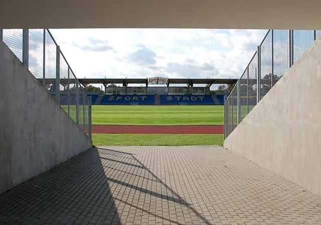 Sportlerzugang zum Stadion nach Westen