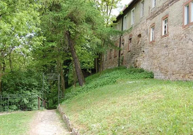 Zugang zum unteren Schloßpark