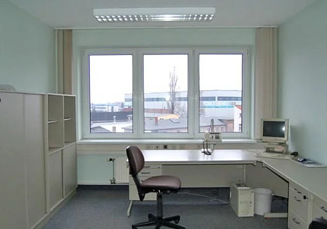 Möbliertes Büro