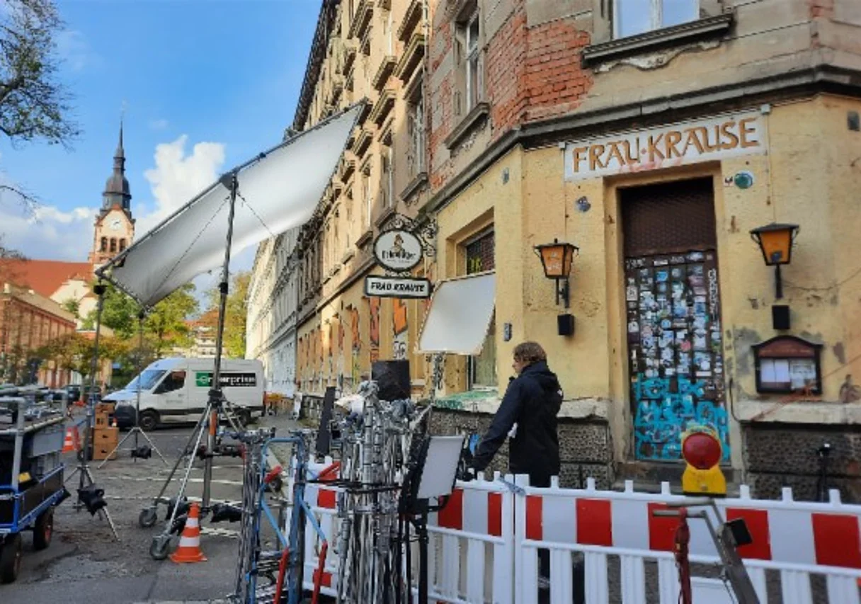 am Set in der Kneipe "Frau Krause" in Leipzig