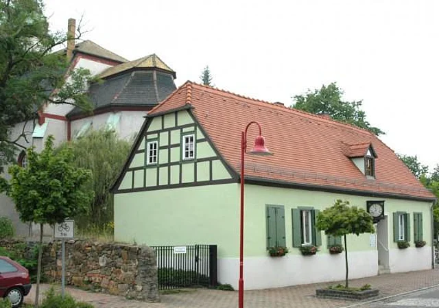 Haupthaus und Kirche