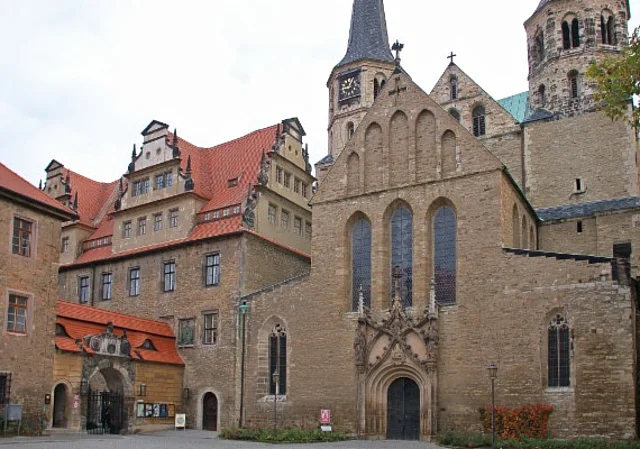 Eingang am Domplatz, Südost