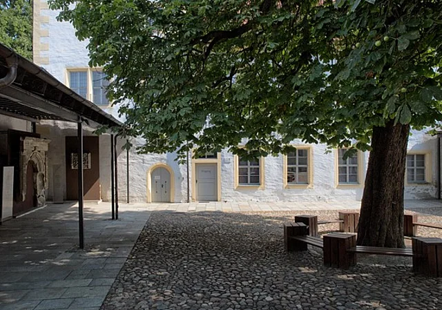 Eingangsbereich der Kurfürstlichen Kanzlei vom Innenhof
