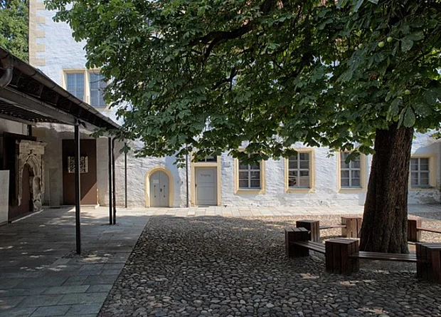 Eingangsbereich der Kurfürstlichen Kanzlei vom Innenhof 