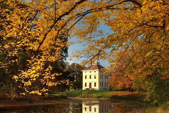 Schloss und Park Luisium