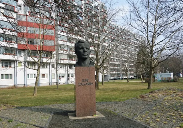 Juri-Gagarin-Ring Denkmal Krämpferstraße