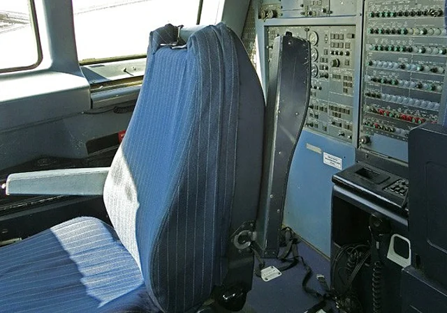 Airbus A310, Cockpit