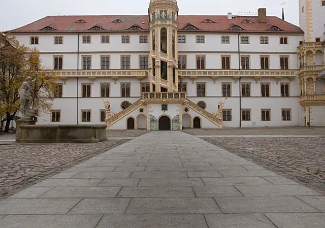 Johann-Friedrich-Bau mit Großem Wendelstein