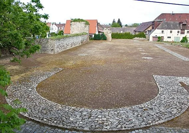 Grundriss der Monumentalkirche aus dem 10. Jh.