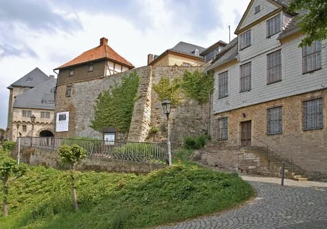 Großes Schloss Blankenburg, Zufahrt nach Osten