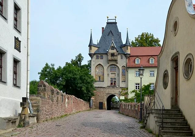 Schlossbrücke, Mitteltor