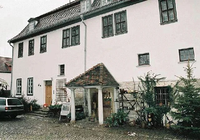 Hof Hauptgebäude Ostseite