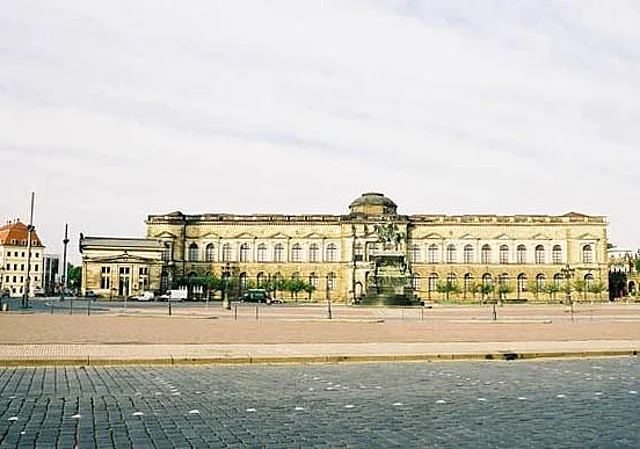 Blick Richtung Gemäldegalerie, Nordseite