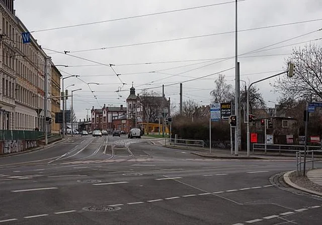 Blick auf das Bahnhofsgebäude