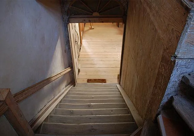 Treppe zum Eingang