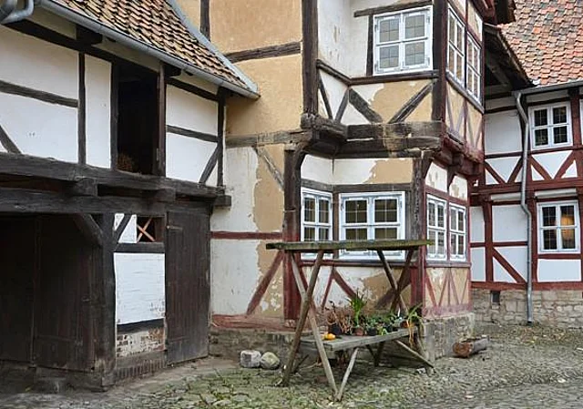 Hof nach Westen