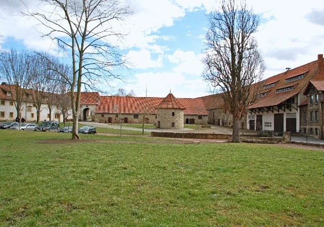 Kloster Hedersleben, Remise, Torhaus, Ochsenstall, Taubenturm