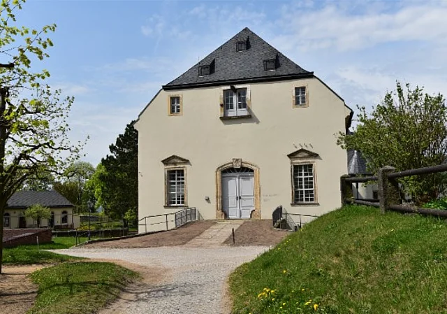 Neues Zeughaus, Ostseite
