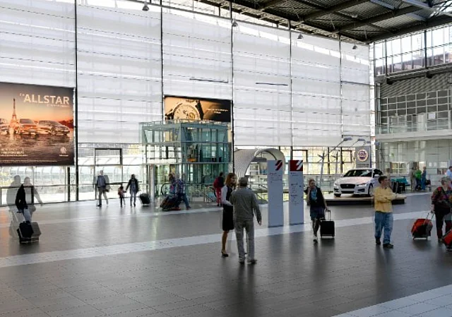 Flughafenhalle