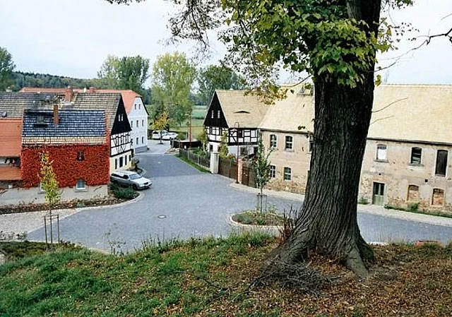 Blick zur Dorfstraße