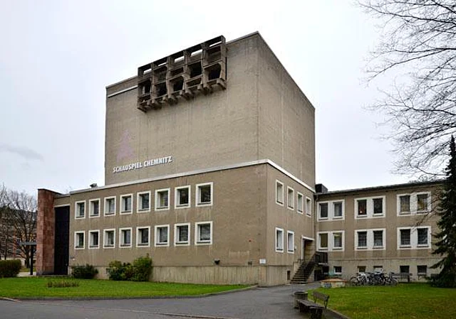 Mitarbeitereingang, Norden