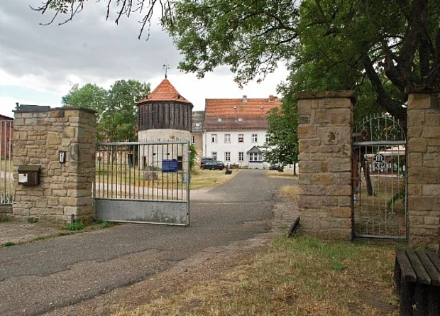 Kloster Posa, Zufahrt 