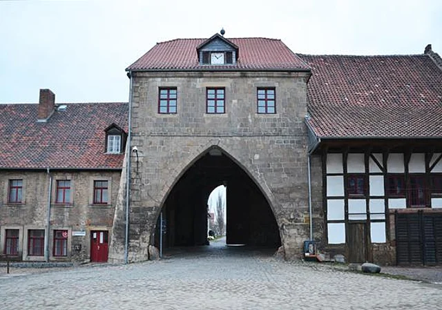 Hof des ehemaligen St. Burchardiklosters