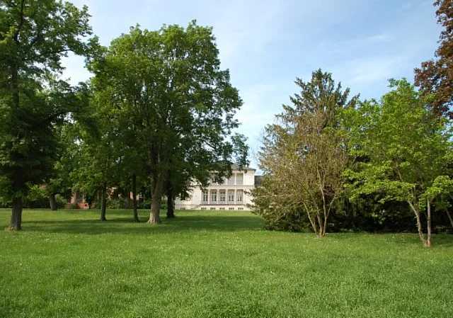 Gesellschaftshaus Magdeburg und Klosterbergarten
