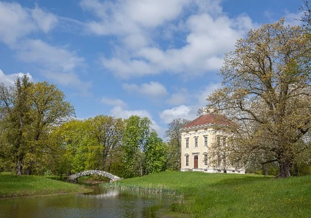 Schloss und Park Luisium, Osten
