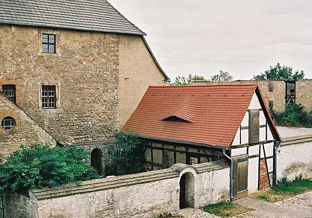 Schloss Plötzkau, Vorburg