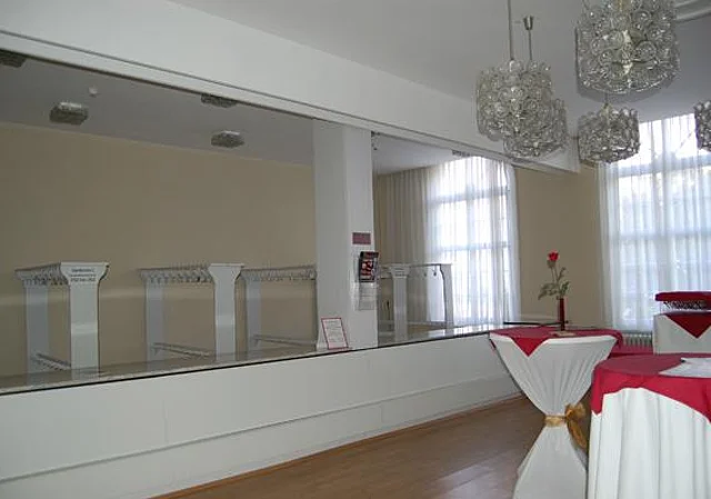 Garderobe Foyer Parkett