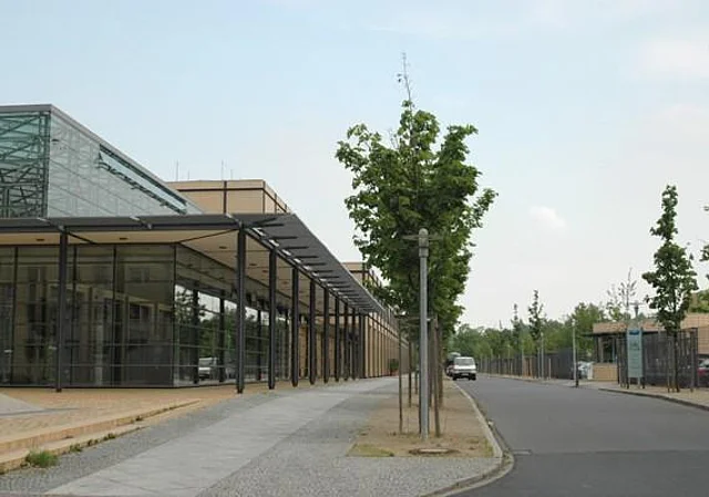 Straße zwischen MCA und MDR