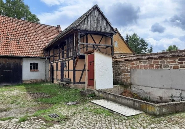 Mittelbauernhof Stall, Toilettenhäuschen, Festmistlager