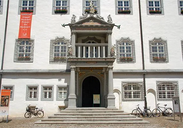 Rathauseingang, Süden