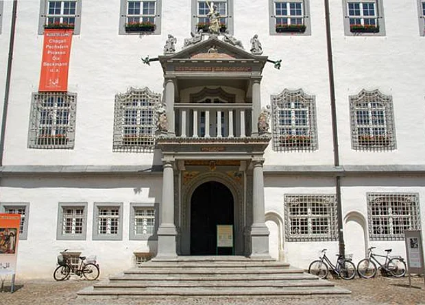 Rathauseingang, Süden 
