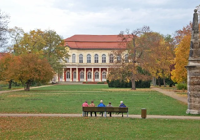 Blick vom Nordfügel zum Schlossgartensalon nach Norden