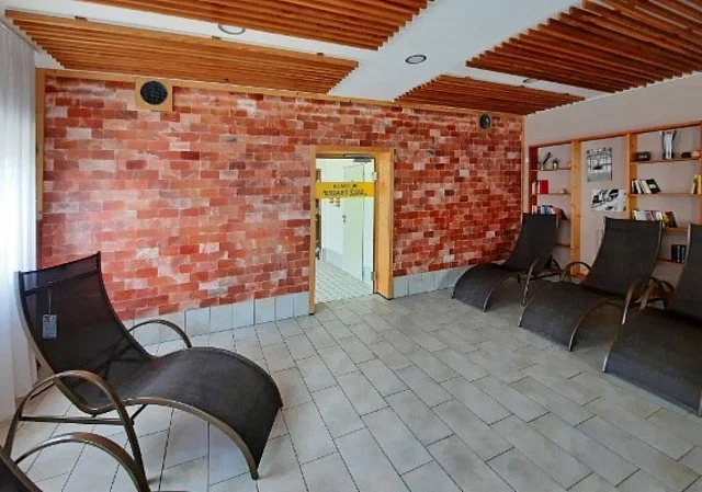 Salz Traum Ruheraum mit Salz-Wand