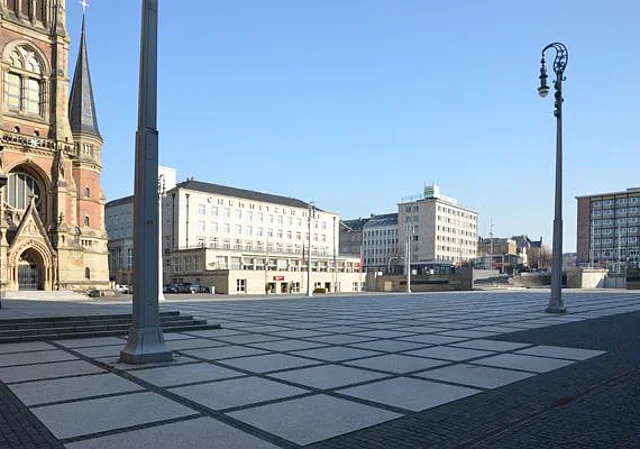 Blick zur Straße der Nationen
